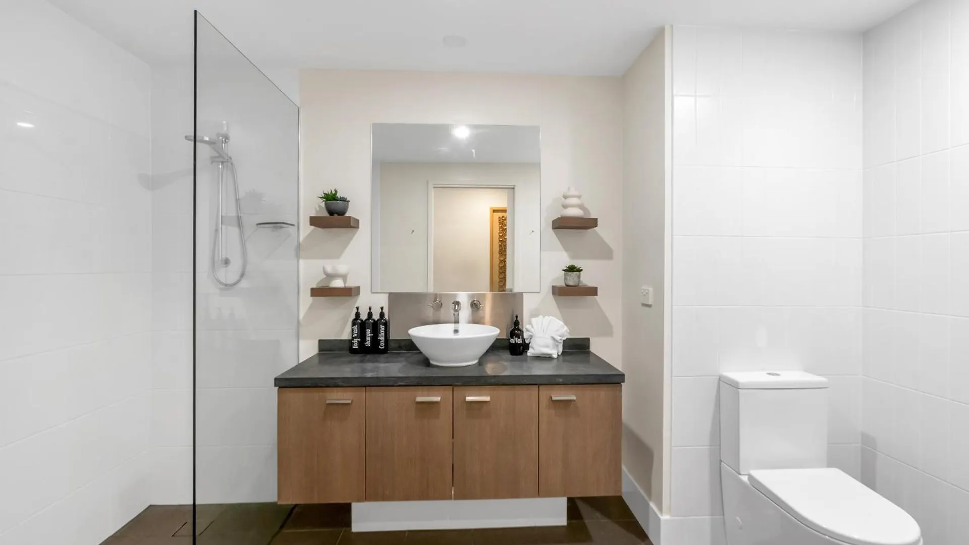 2 Bedroom Apartment Palm Cove