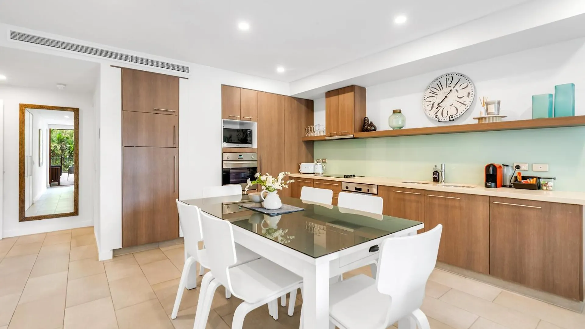 2 Bedroom Apartment Palm Cove