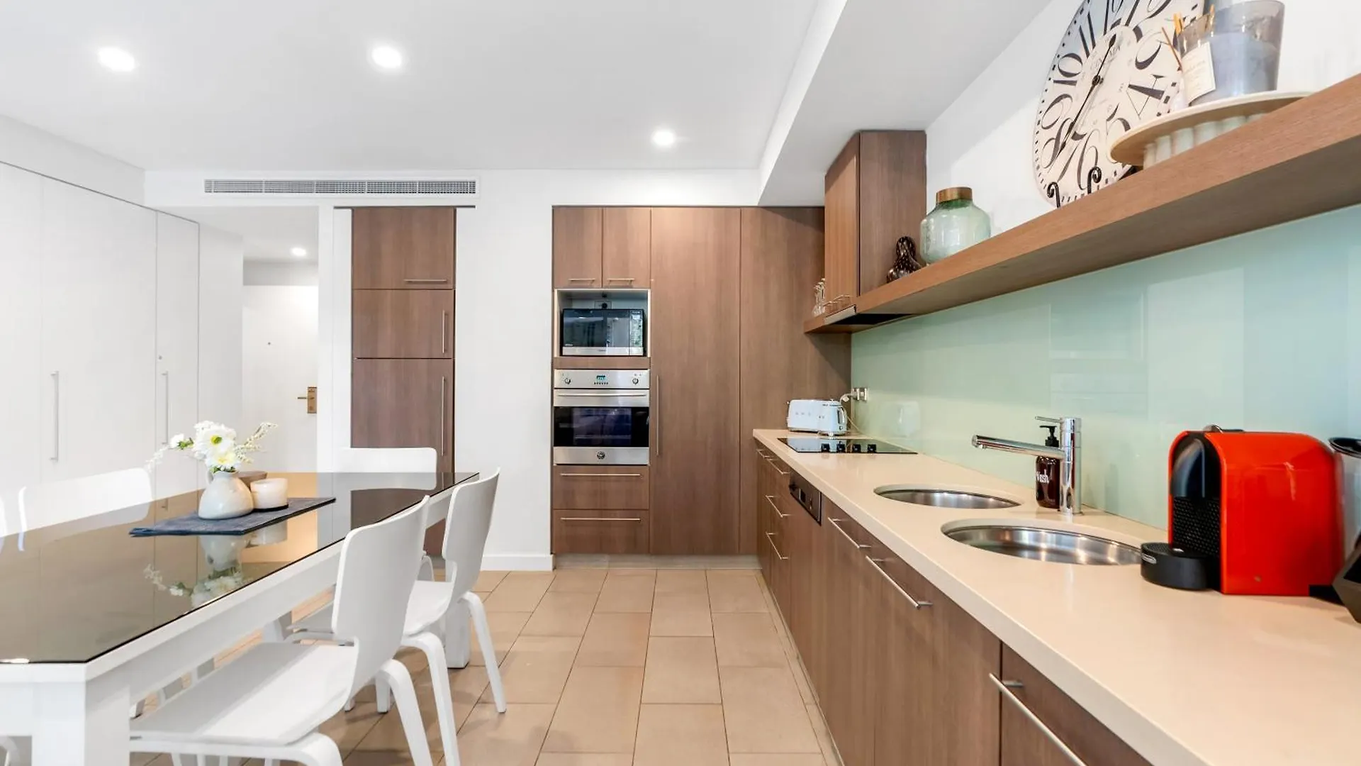 2 Bedroom Apartment Palm Cove